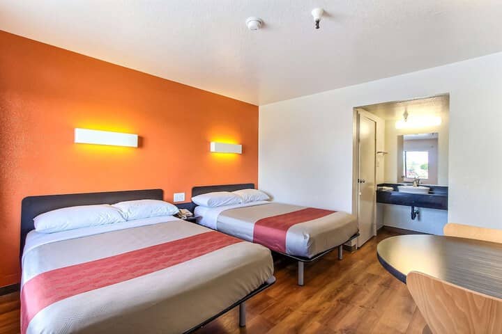 Room 4 of 26