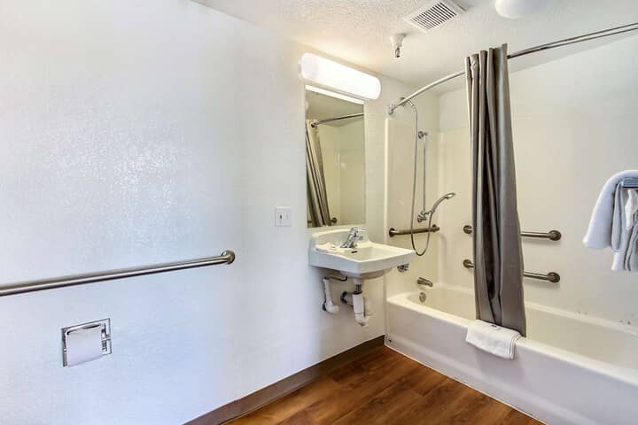 Room 17 of 26