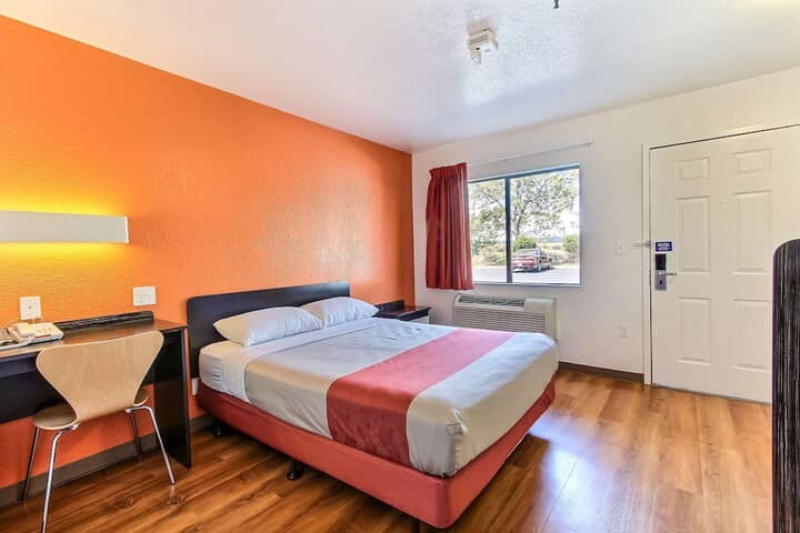 Room 8 of 26